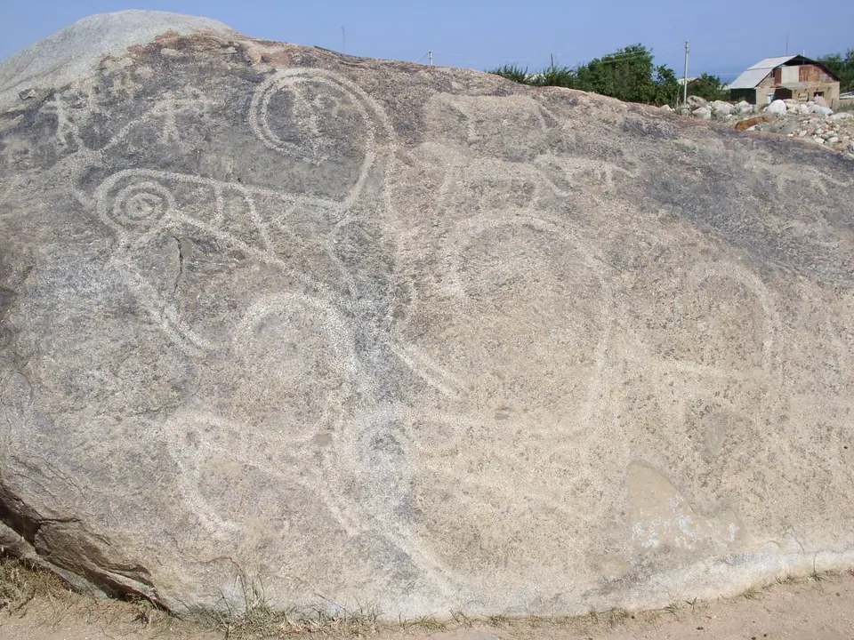 Petroglyph gallery Cholpon-Ata