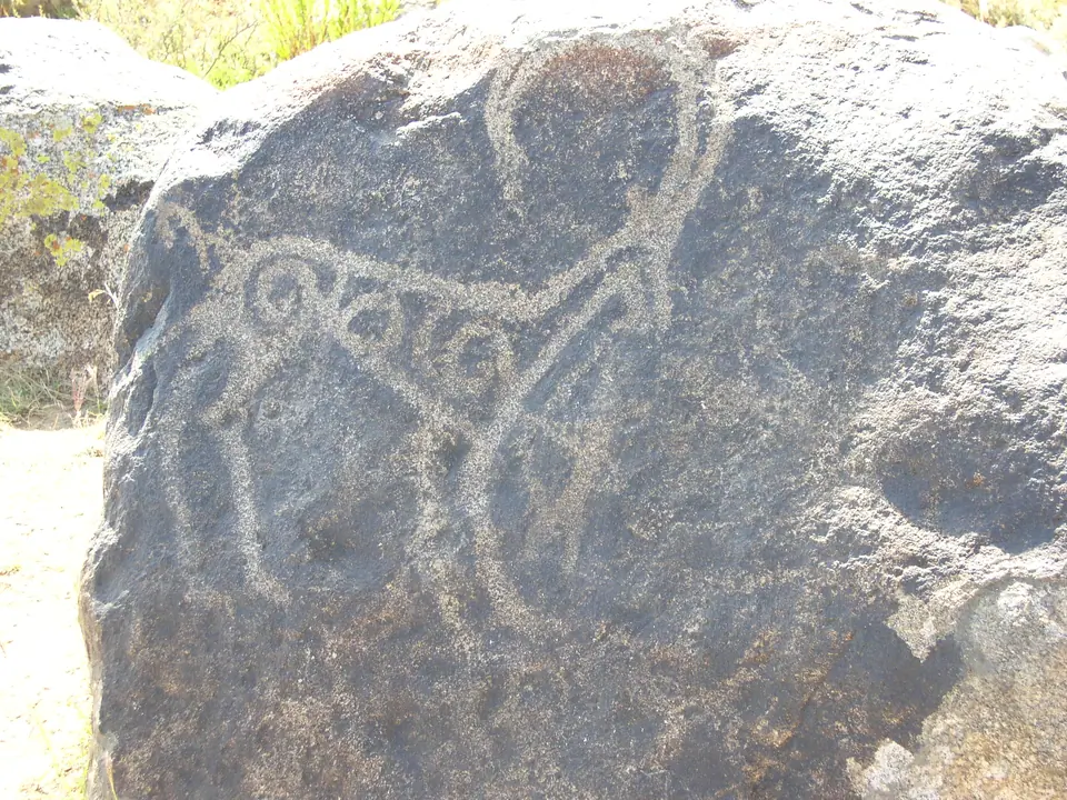Petroglyph gallery Cholpon-Ata