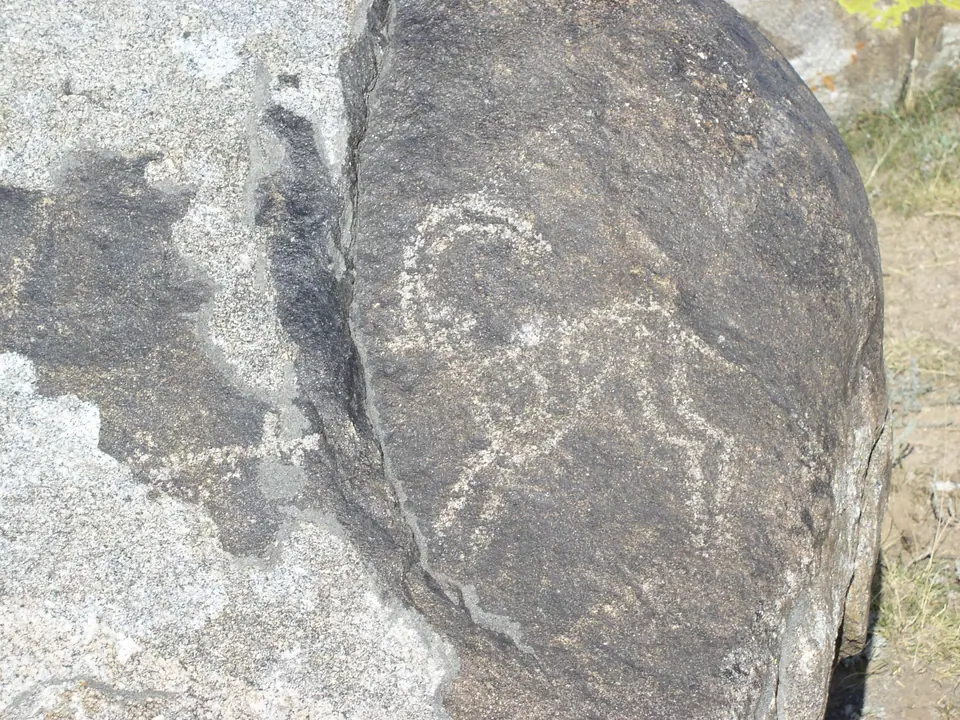 Petroglyph gallery Cholpon-Ata