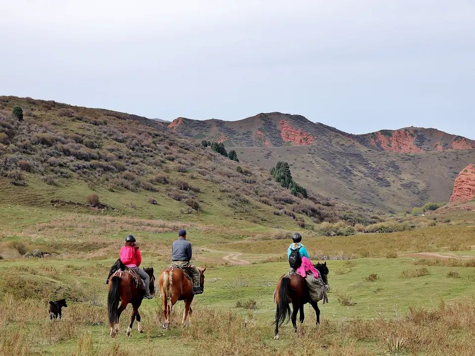 Horse Riding Jeti Oguz / Siuttu Bulak