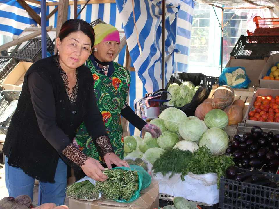 Kyzyl Suu Bazaar