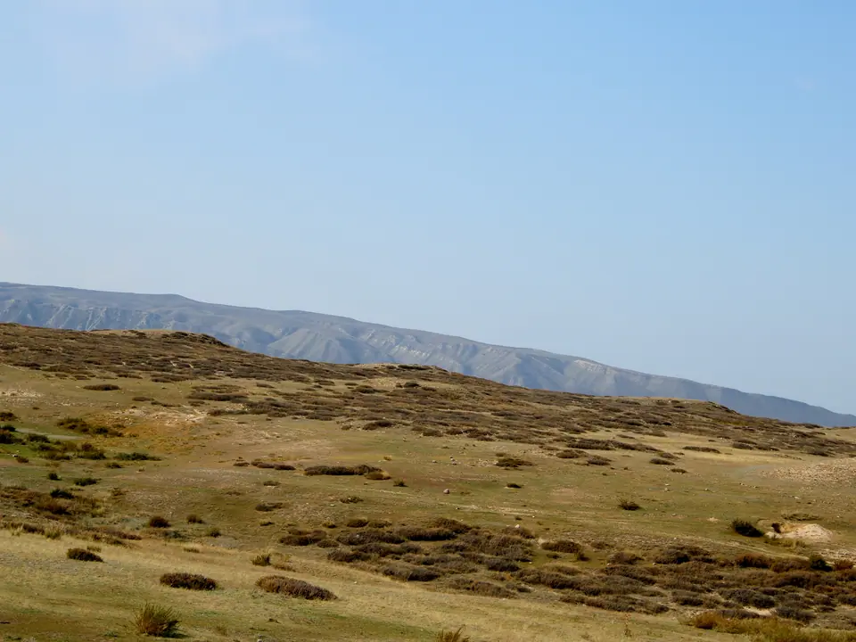 Kourganes of Jalgyz Oruk at the horizon