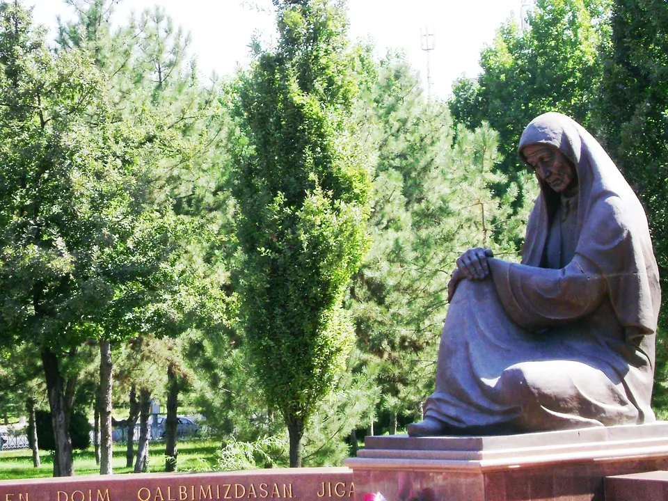 Independence square of Tashkent 2WW