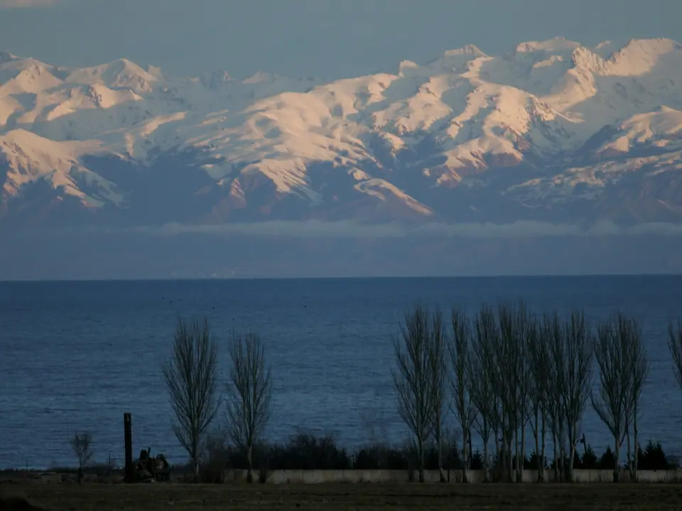 Kunguey Alatoo in winter