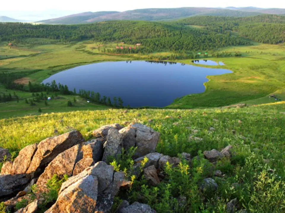 Khan Lake