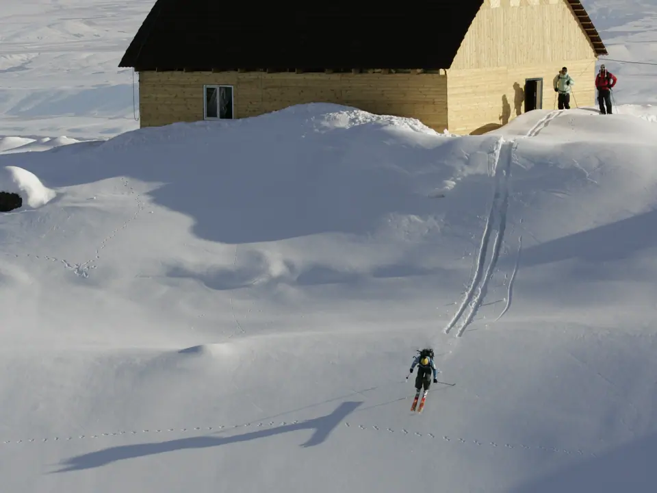 Too-Ashuu ski resort - freeskiing at Suusamyr valley