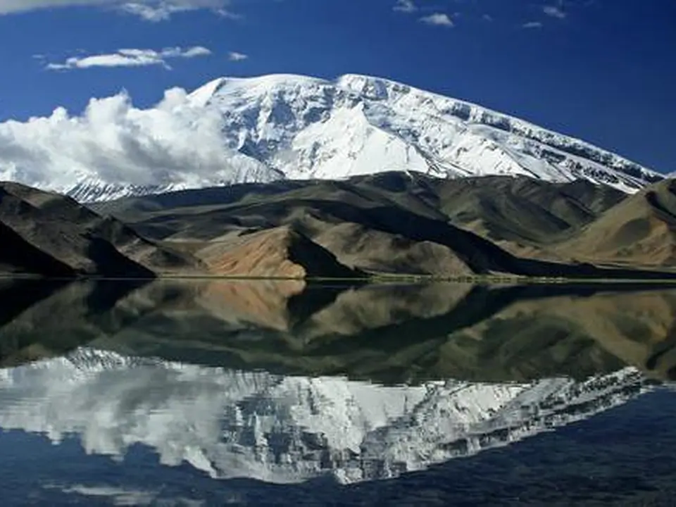On the foot of the Muztag Ata peak