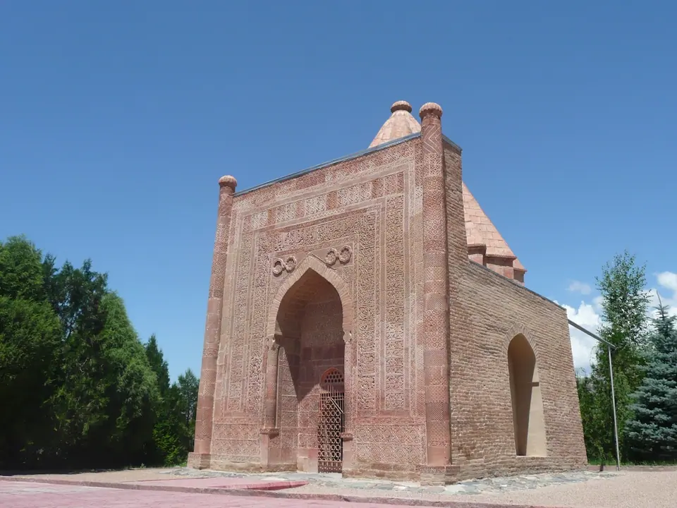 Gumbez of Manas