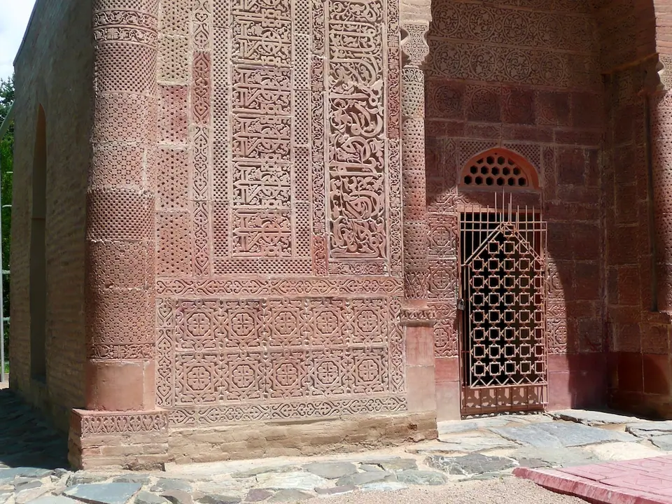 Gumbez of Manas