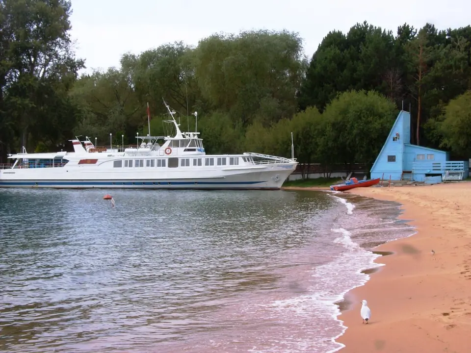 President residence no 2 Moskva boat
