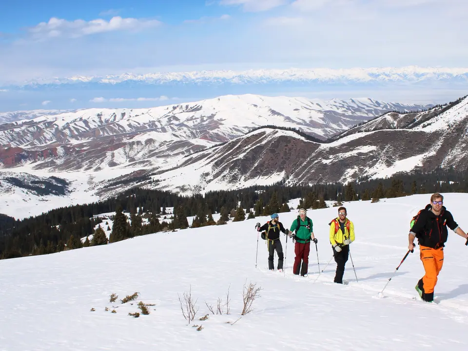 Issyk Kul lake and Kungey range from Siuttu Bulak