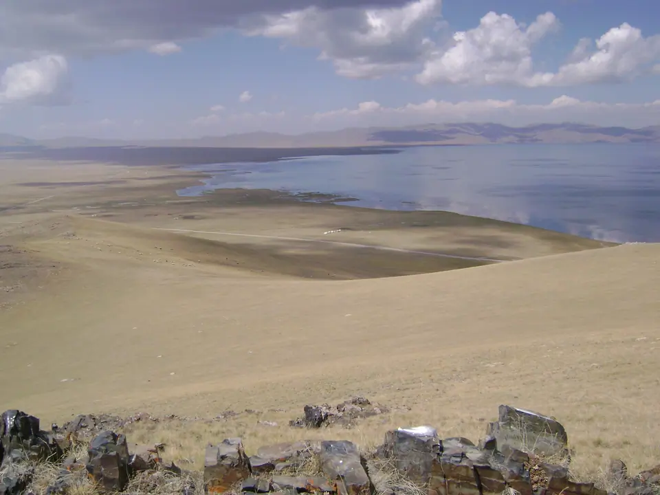 Tash Doeboe (Song Kul)