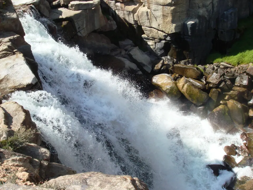Song Kul's waterfall