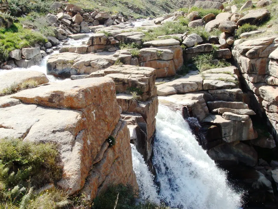 Song Kul waterfall