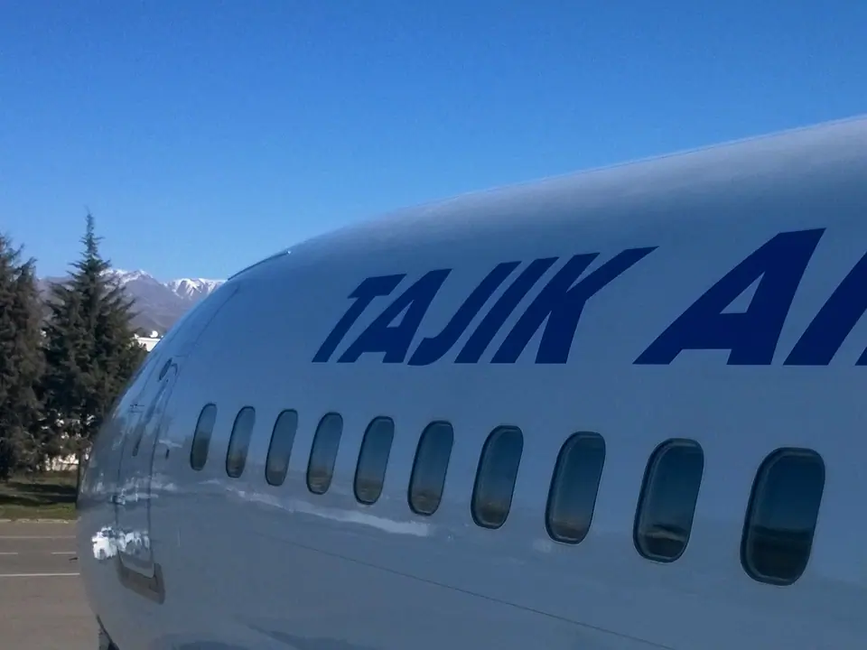 Tajik Air Boeing 757