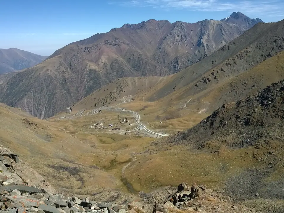 Too-Ashu pass