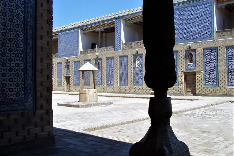 Tosh-hovli palace in Khiva 