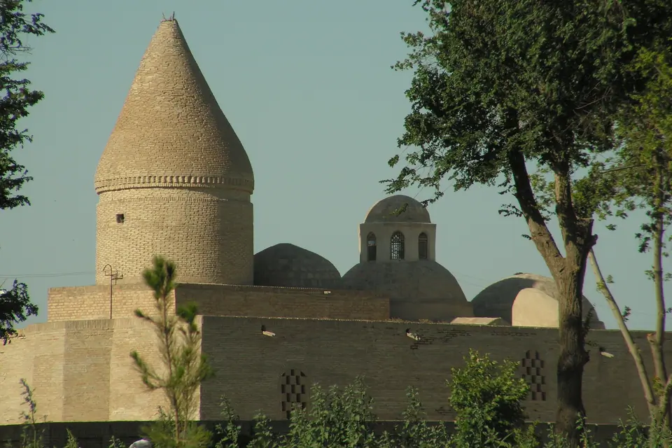 Khwarazm-style conical dome