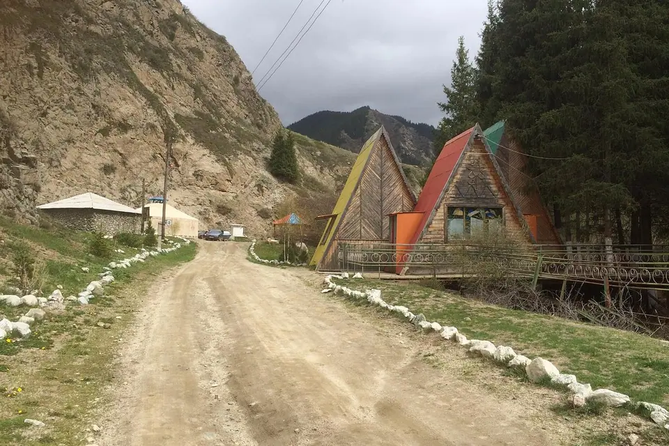 Saruu village