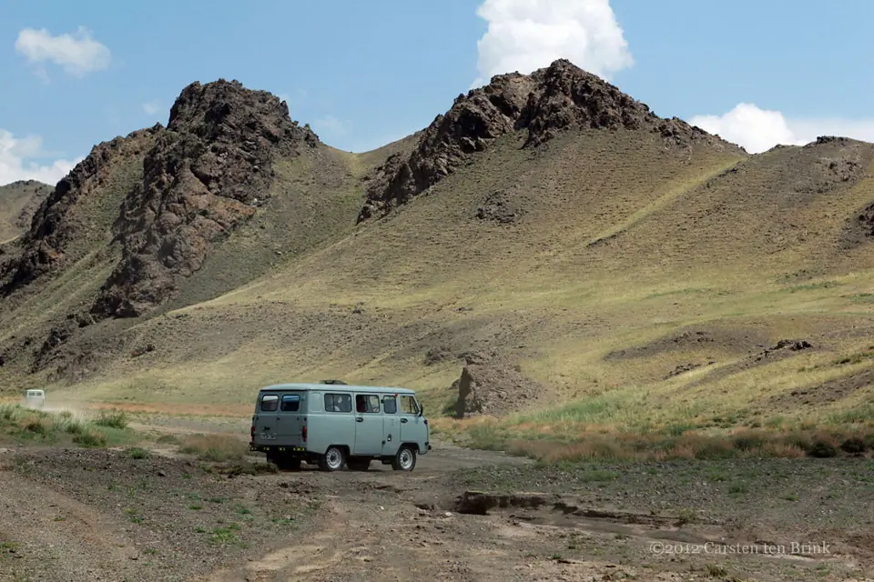 Driving to Yolyn Am