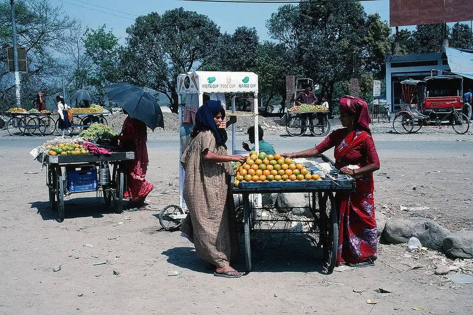 Street Vendors, Bharatpur Airport