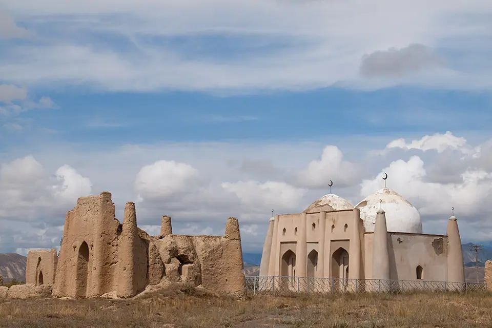 Taylik Batyr Mausoleum
