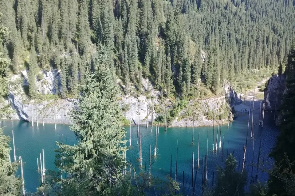 Kaindy lake