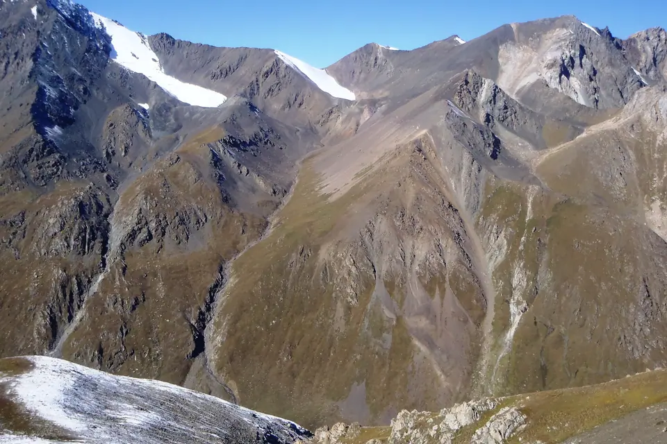 Kichi Kyzyl Suu - Kashka Tor pass North 3929 m. altitude