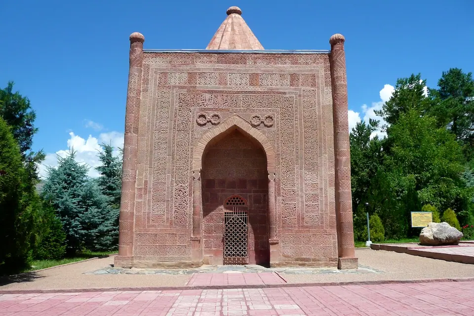 Gumbez of Manas