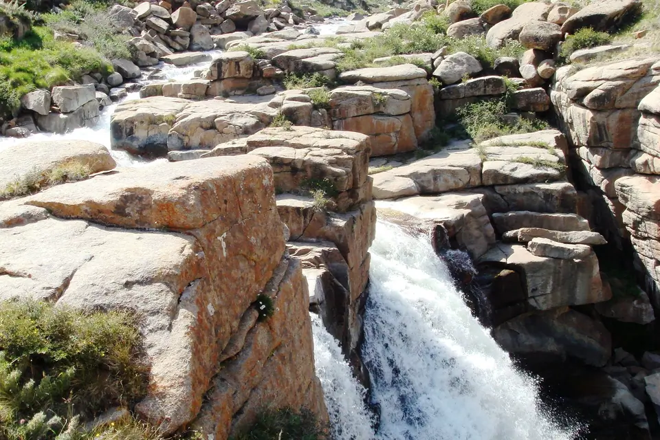 Song Kul waterfall