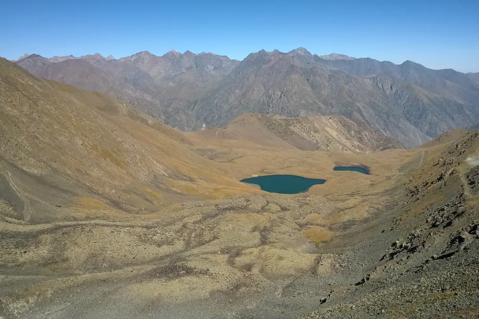 Too-Ashu pass