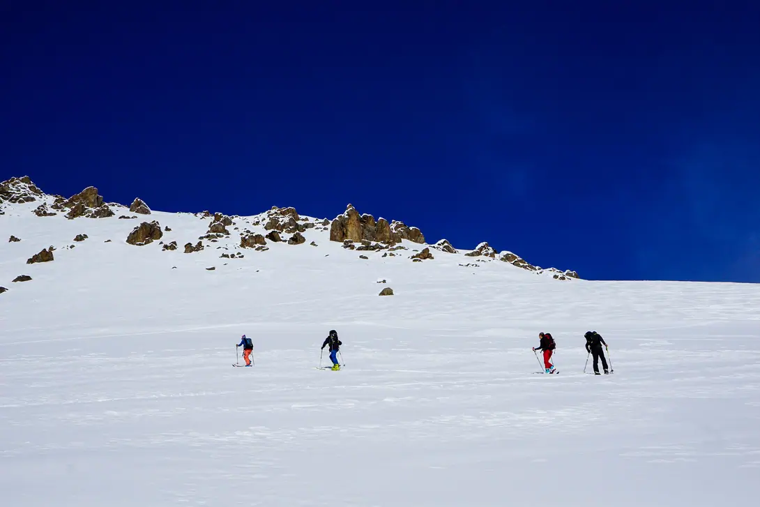 Ski touring Too Ashuu