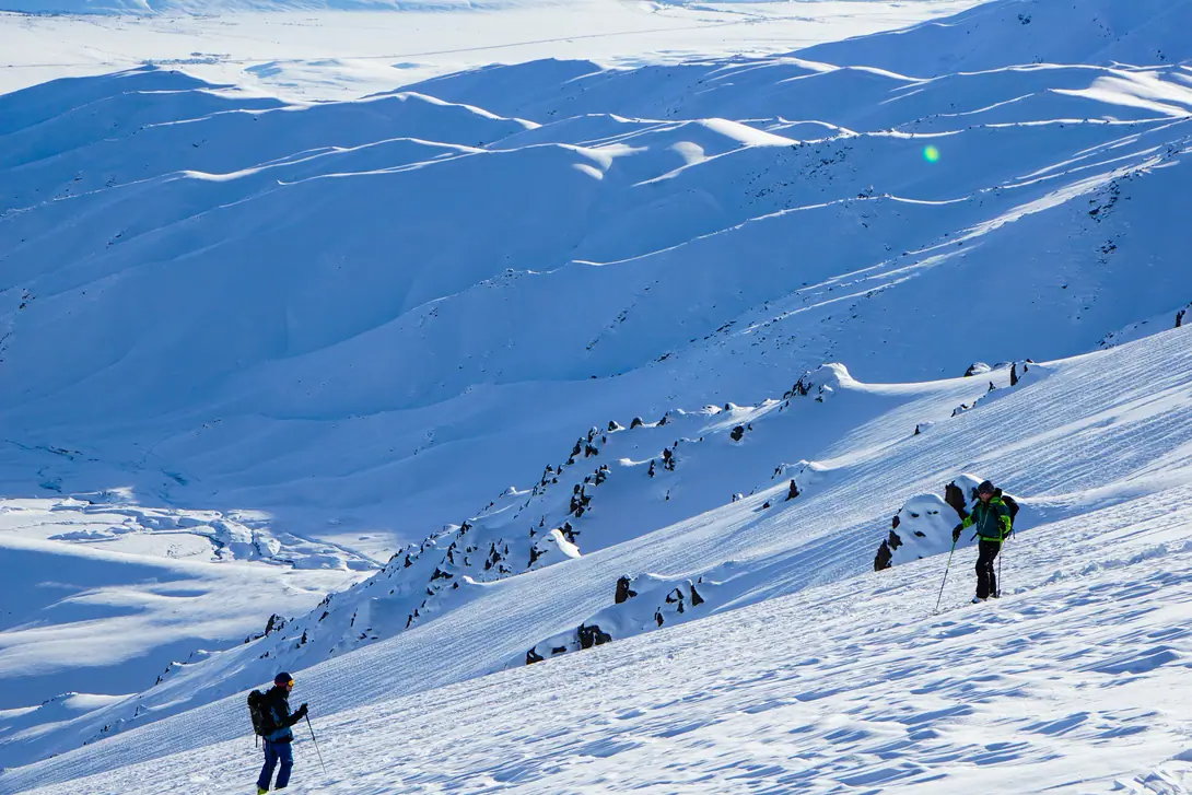 Ski touring Too Ashuu