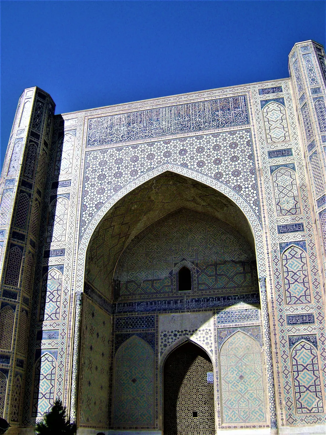 Bibi Khanum second façade (West side)