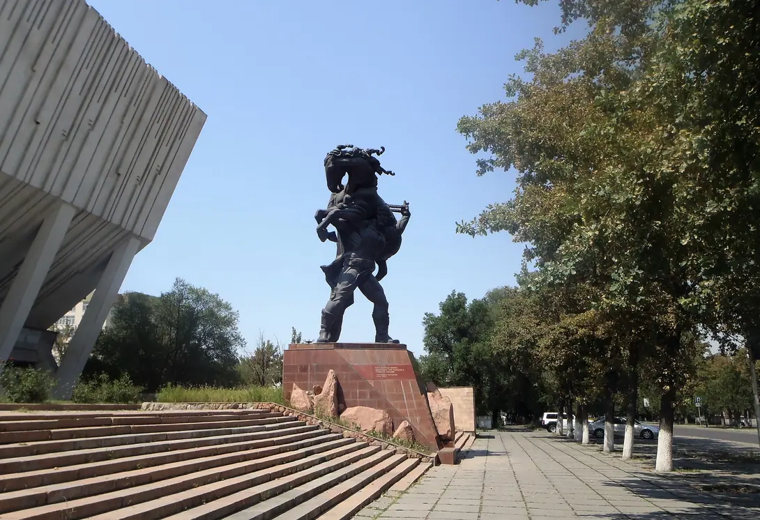 Memorial of Kojomkul in front of the Bishkek Sport Palace