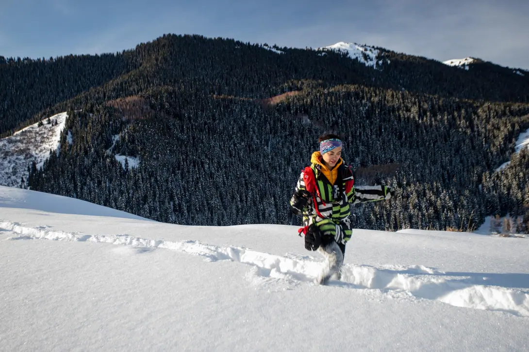 Snowshoeing in Jeti Oguz