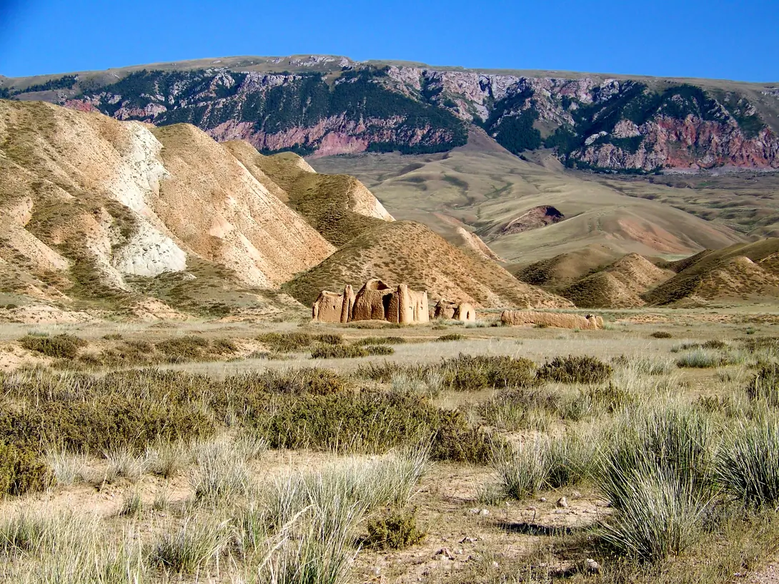 Mausoleum on the way to MELS ashu from Baetov.jpg