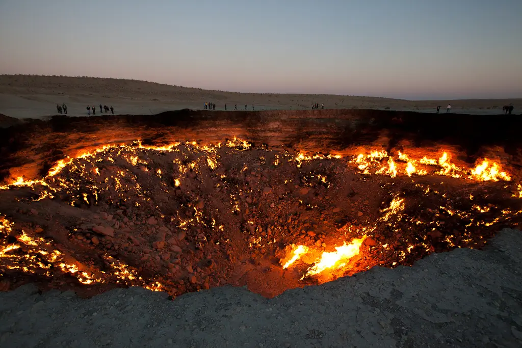 Darvaza Gaz crater