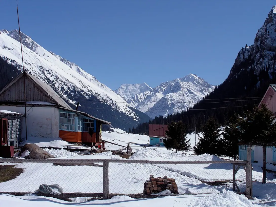 Altyn Arashan valley - winter