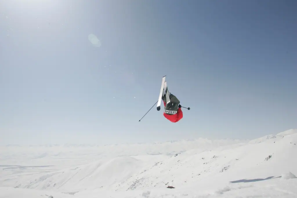 Freeskiing at Too-Ashuu ski resort - Suusamyr valley - Kyrgyzstan