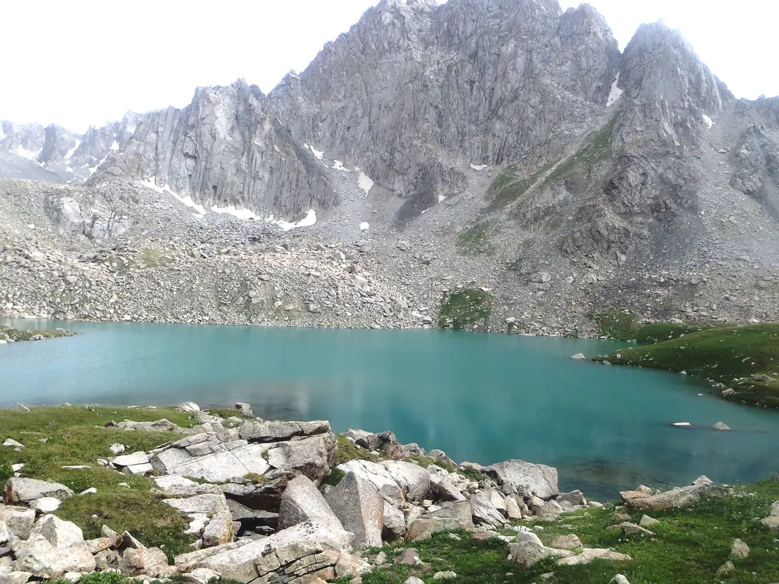 Irdik lake west