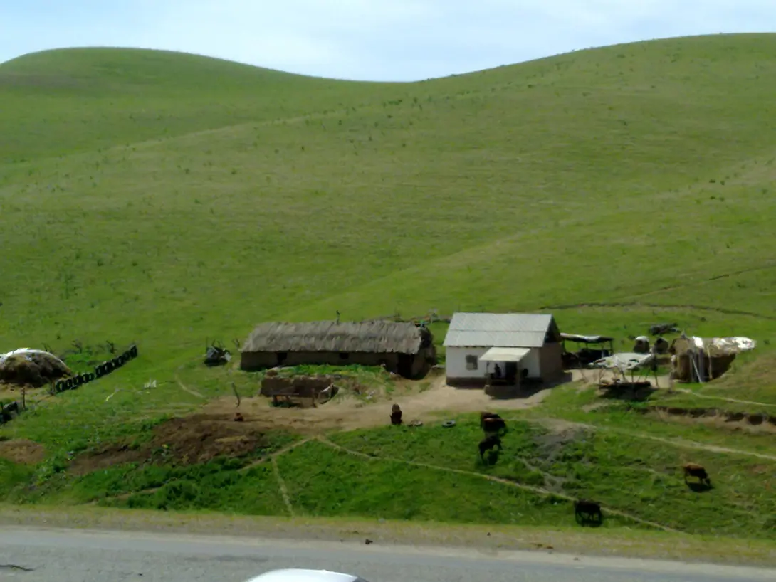 On the road to Osh