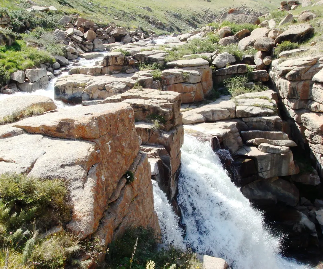 Song Kul waterfall