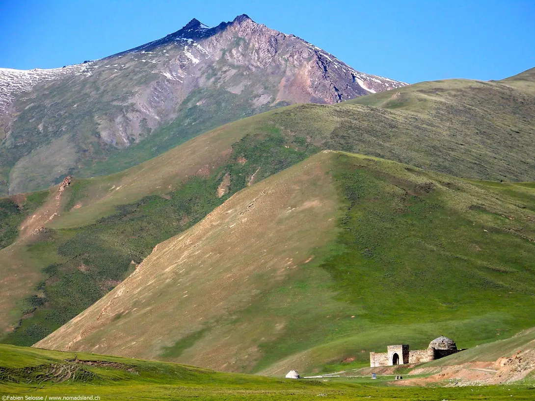 tash_rabat_caravanserai.jpg